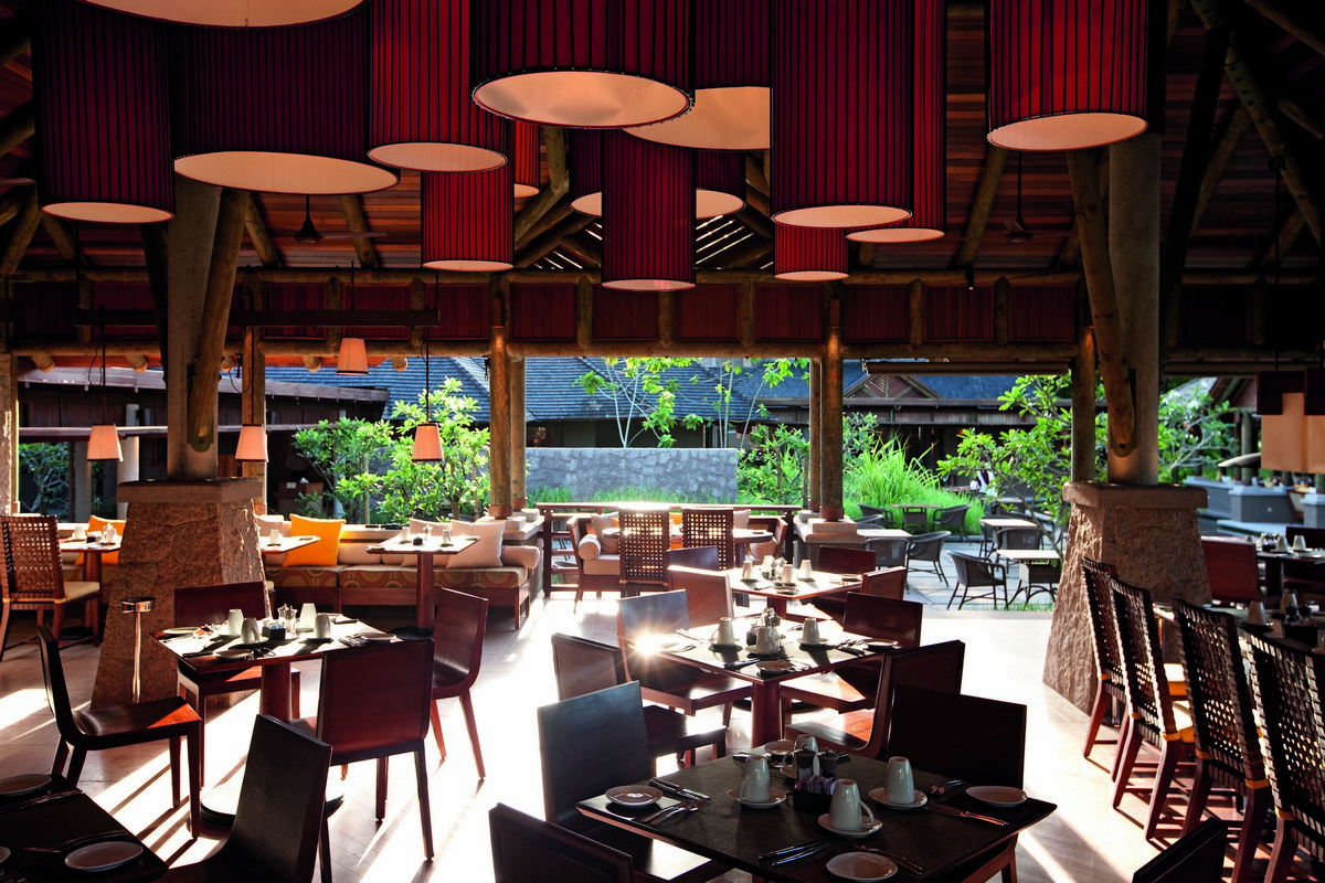 Constance EPhelia Resort Restaurant