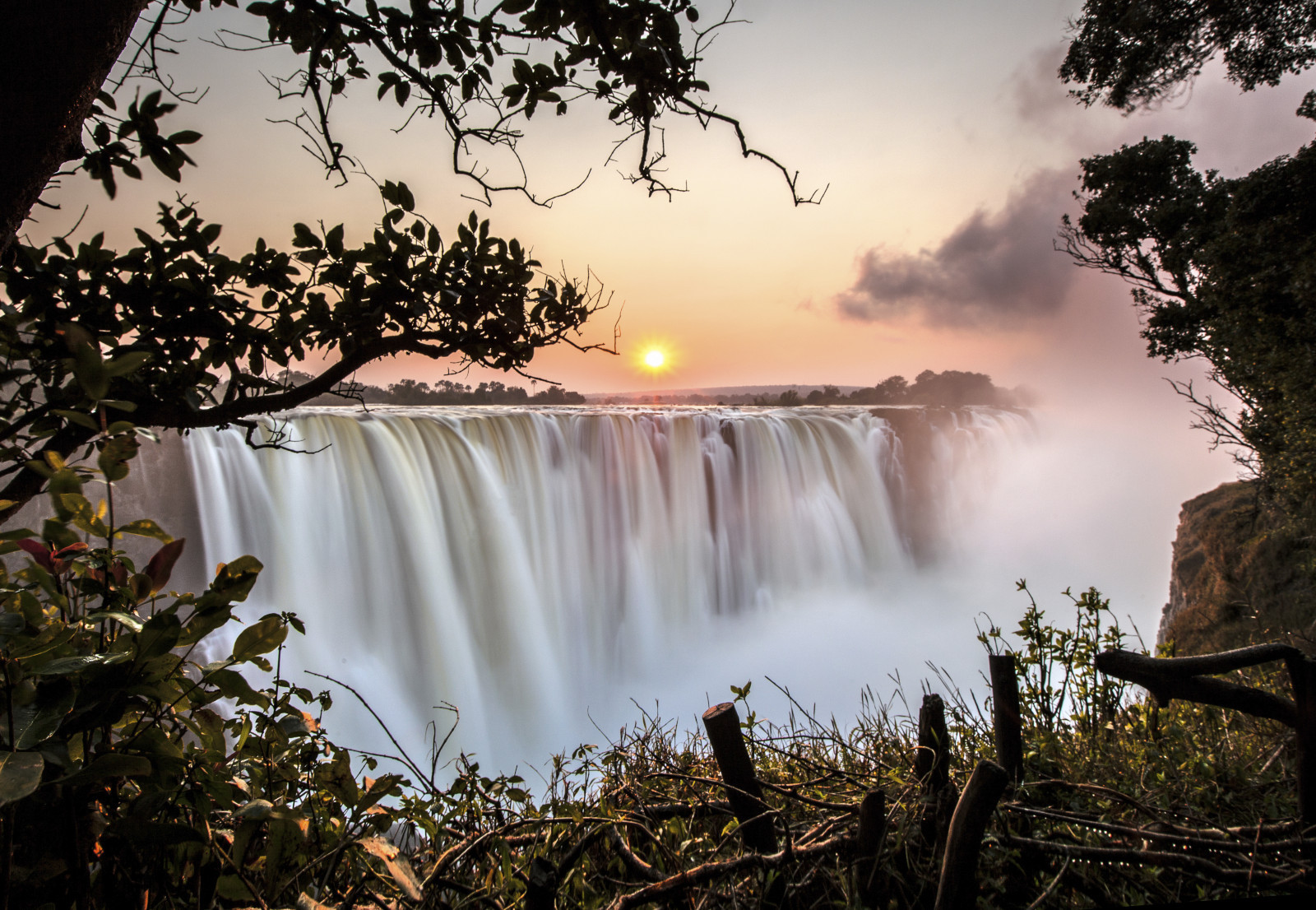 feature-africa-travel-guide-victoria-falls-zimbabwe